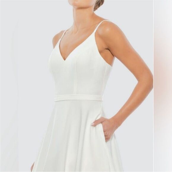 Mac Duggal NWT 48855 CLASSIC A-LINE V-NECK BALLGOWN in White Size 12 - Picture 6 of 10